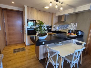 VENTA DE MODERNO Y ACOGEDOR  DEPARTAMENTO DE 2D  Y 2B