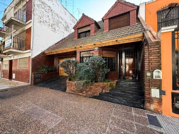 VENTA CASA 6 AMBIENTES VELEZ SARFIELD JARDIN