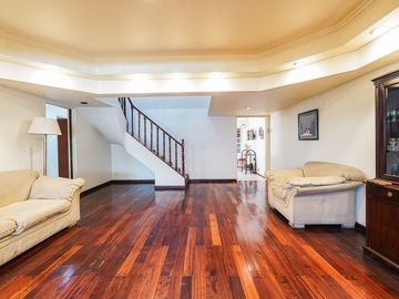 VENTA CASA 6 AMBIENTES VELEZ SARFIELD JARDIN