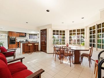 VENTA CASA 6 AMBIENTES VELEZ SARFIELD JARDIN