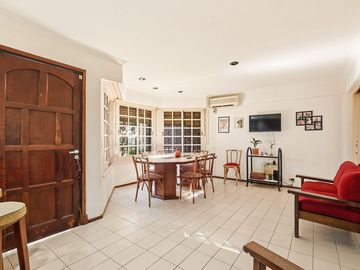 VENTA CASA 6 AMBIENTES VELEZ SARFIELD JARDIN
