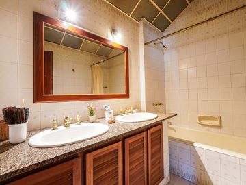 VENTA CASA 6 AMBIENTES VELEZ SARFIELD JARDIN