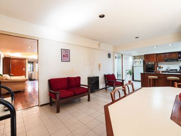VENTA CASA 6 AMBIENTES VELEZ SARFIELD JARDIN