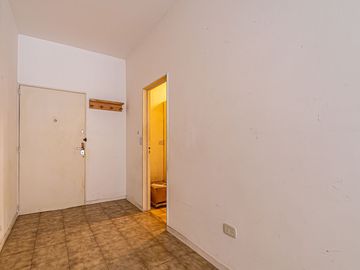 VENTA DEPTO 3 AMB DEVOTO CON ESTUDIO Y PATIO