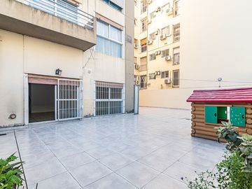 VENTA DEPTO 3 AMB DEVOTO CON ESTUDIO Y PATIO