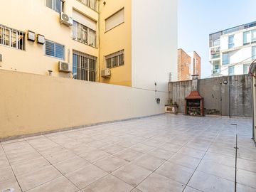 VENTA DEPTO 3 AMB DEVOTO CON ESTUDIO Y PATIO
