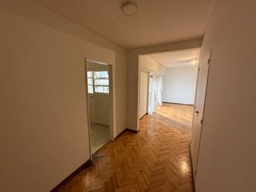 Departamento 3 amb. en venta en Flores con cochera