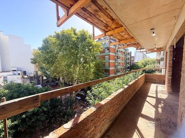 DPTO 2 AMB EN VENTA BALCON CORRIDO FRENTE FLORES