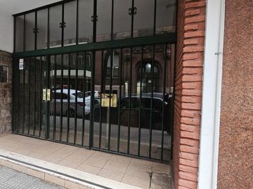 VENTA FLORES DEPARTAMENTO 3 AMBIENTES PATIO
