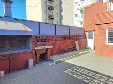 PH 5 AMB PARRILLA PATIO 1 PISO X ESCALERA PIÑEIR0
