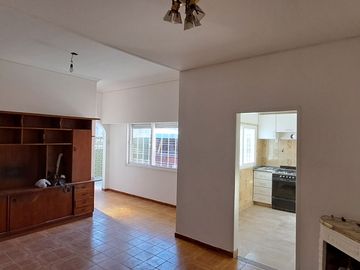 PH 5 AMB PARRILLA PATIO 1 PISO X ESCALERA PIÑEIR0