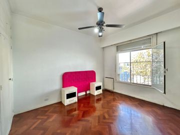 Venta depto 3 ambientes mas dependencia Flores