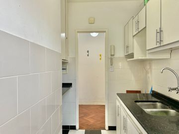 Venta depto 3 ambientes mas dependencia Flores