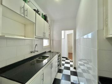 Venta depto 3 ambientes mas dependencia Flores
