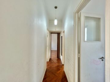 Venta depto 3 ambientes mas dependencia Flores