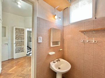 Venta depto 3 ambientes mas dependencia Flores