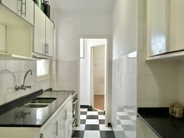 Venta depto 3 ambientes mas dependencia Flores
