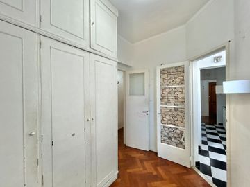 Venta depto 3 ambientes mas dependencia Flores