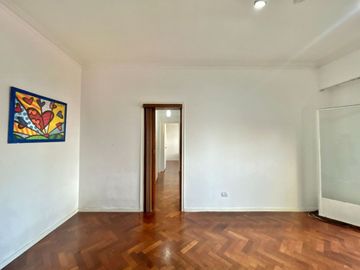 Venta depto 3 ambientes mas dependencia Flores