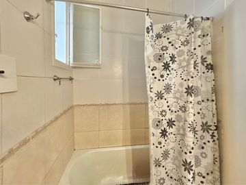 Venta depto 3 ambientes mas dependencia Flores