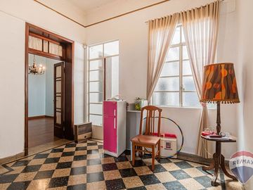 CASA EN PH EN VENTA LA PLATA - 4 DORMITORIOS