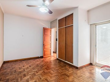 CASA EN PH EN VENTA LA PLATA - 4 DORMITORIOS