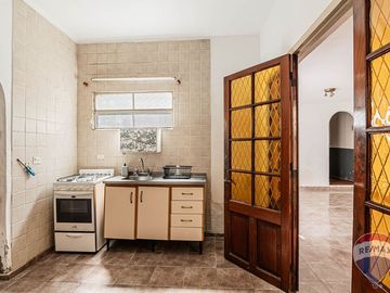 CASA EN PH EN VENTA LA PLATA - 4 DORMITORIOS