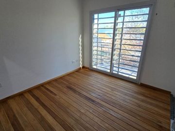 ALQUILER DEPTO 2 AMB DUPLEX BERNAL