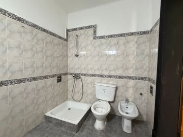 VENTA PH TIPO CASA 5 AMBIENTES FLORESTA