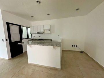 RENTA DEPARTAMENTO PLANTA BAJA COLINAS SANTUARIO PRIVADA ALBERCA CERCA COLEGIOS HOSPITAL