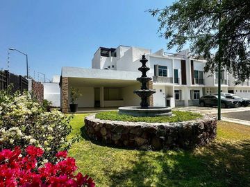 RENTA DEPARTAMENTO PLANTA BAJA COLINAS SANTUARIO PRIVADA ALBERCA CERCA COLEGIOS HOSPITAL