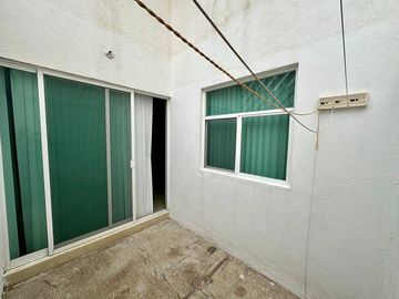 RENTA DEPARTAMENTO PLANTA BAJA COLINAS SANTUARIO PRIVADA ALBERCA CERCA COLEGIOS HOSPITAL