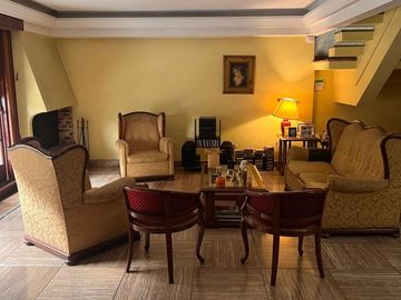 CASA 5 AMBIENTES EN VENTA ADROGUE