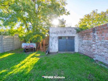 VENTA GALPON CON PATIO Y PILETA