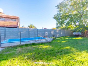 VENTA GALPON CON PATIO Y PILETA