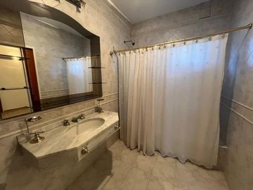 VENTA CASA 5 AMBIENTES - COMPLEJO TIEMPO LIBRE