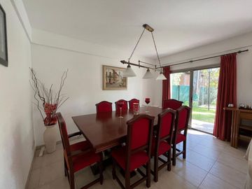 VENTA CASA 5 AMBIENTES - COMPLEJO TIEMPO LIBRE