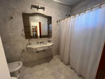 VENTA CASA 5 AMBIENTES - COMPLEJO TIEMPO LIBRE