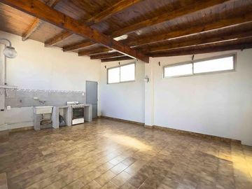 VENTA PH 6AMB MUY LUMINOSO BALCÓN TERRAZA QUINCHO