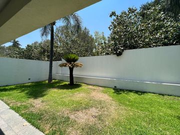 MAGNIFICA RESIDENCIA EN PUERTA DE HIERRO