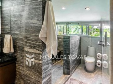 RESIDENCIA EN VENTA EN LOMAS DEL VALLE ZAPOPAN