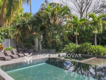 RESIDENCIA EN VENTA EN LOMAS DEL VALLE ZAPOPAN