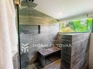 RESIDENCIA EN VENTA EN LOMAS DEL VALLE ZAPOPAN