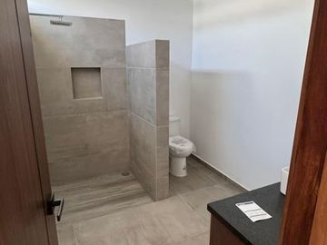CASA EN VENTA COL. LOMAS ALTAS ZAPOPAN
