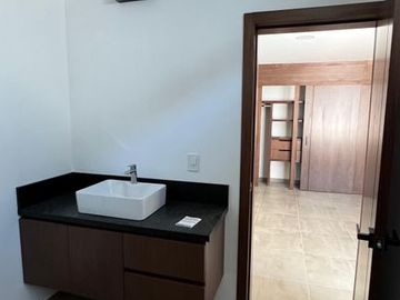 CASA EN VENTA COL. LOMAS ALTAS ZAPOPAN