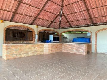 HOTEL EN VENTA EN LA PEÑITA DE JALTEMBA NAYARIT
