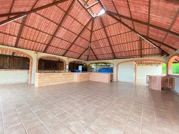 HOTEL EN VENTA EN LA PEÑITA DE JALTEMBA NAYARIT