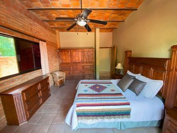 HOTEL EN VENTA EN LA PEÑITA DE JALTEMBA NAYARIT