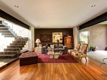 ESPECTACULAR casa a solo 5 minutos del consulado americano