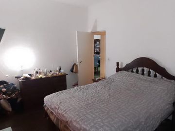 Venta de Casa 5 Amb.  S/Lote 10x20  en Tablada - Muy Buen Estado con fondo libre con Quincho